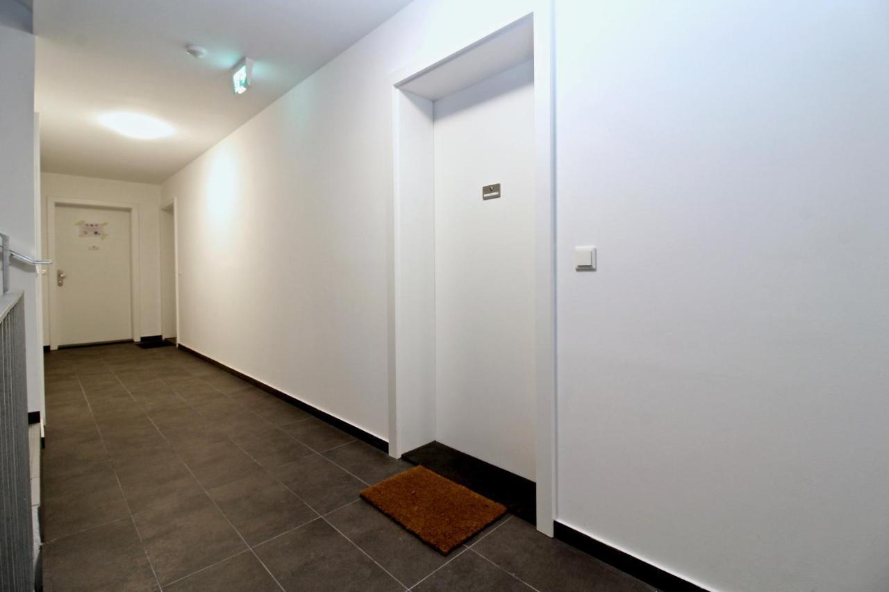 Red Flower Apartment With Pool - 5 Min To Lake Wina Bagian luar foto
